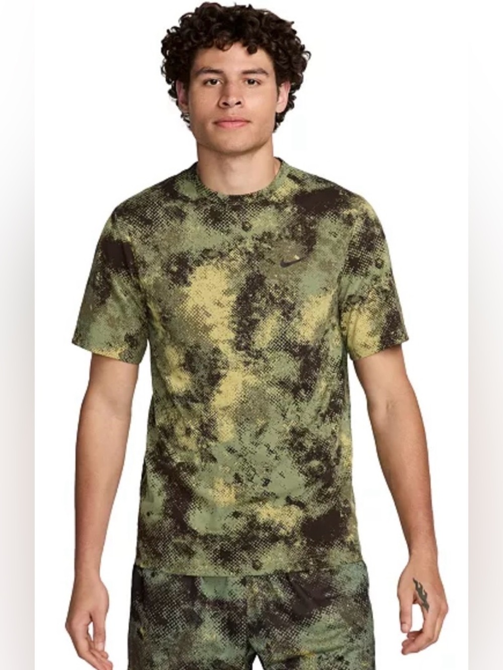 NWT Nike Hyverse Relaxed Fit Dri-FIT Digital Camo Short Sleeve T Shirt Large